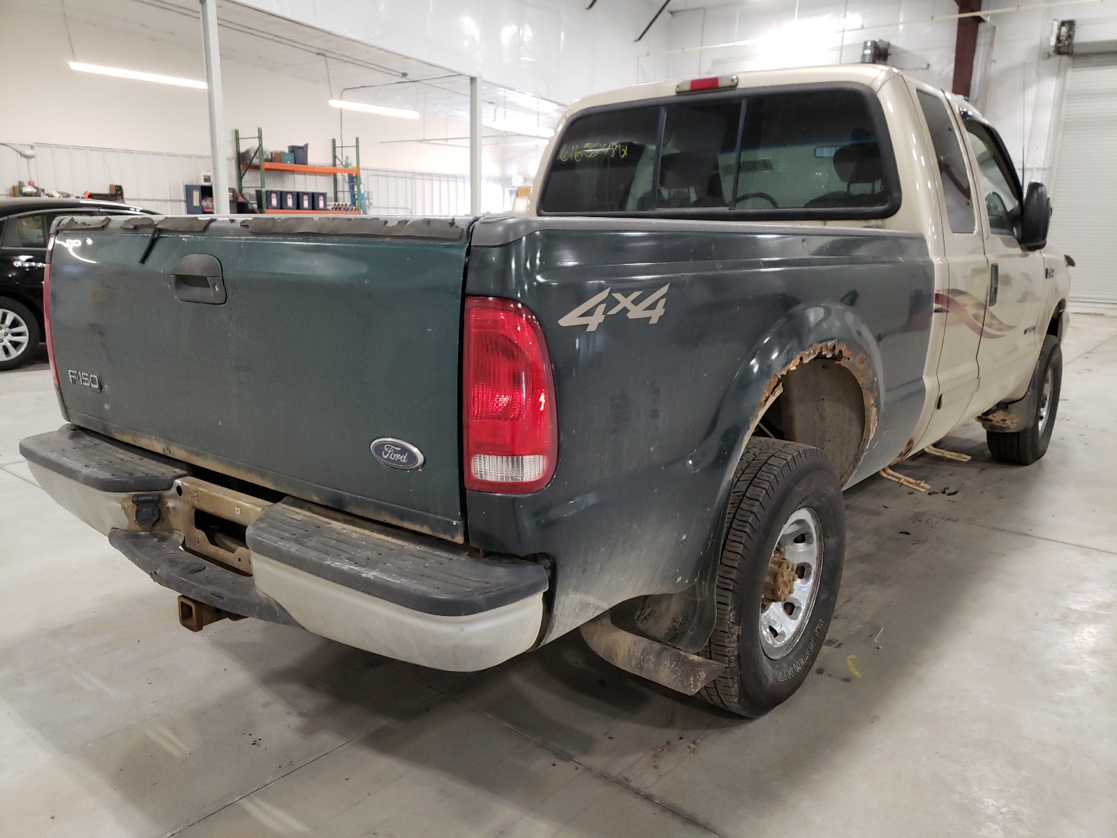 Photo 4 from auction – 2001 FORD F250 SUPER with VIN 1FTNX21F81EC40563