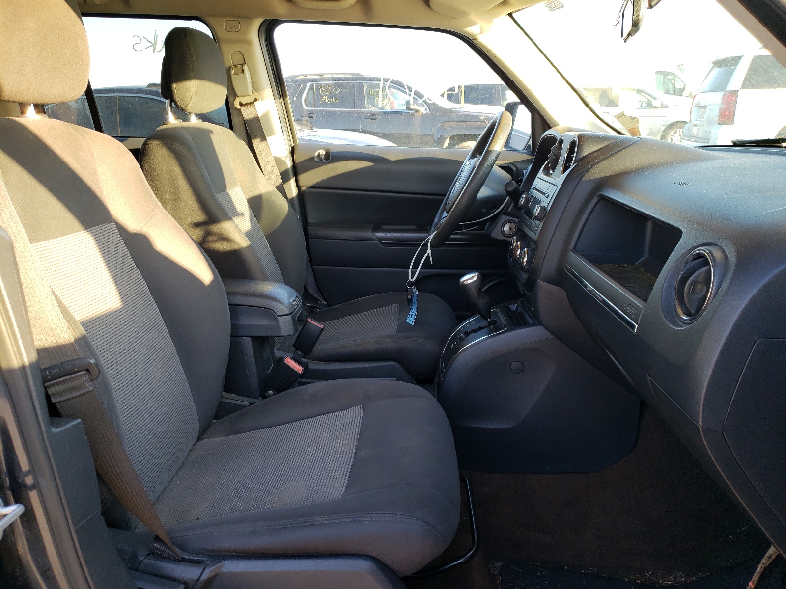 Photo 5 from auction – 2015 JEEP PATRIOT SP with VIN 1C4NJPBA2FD372152