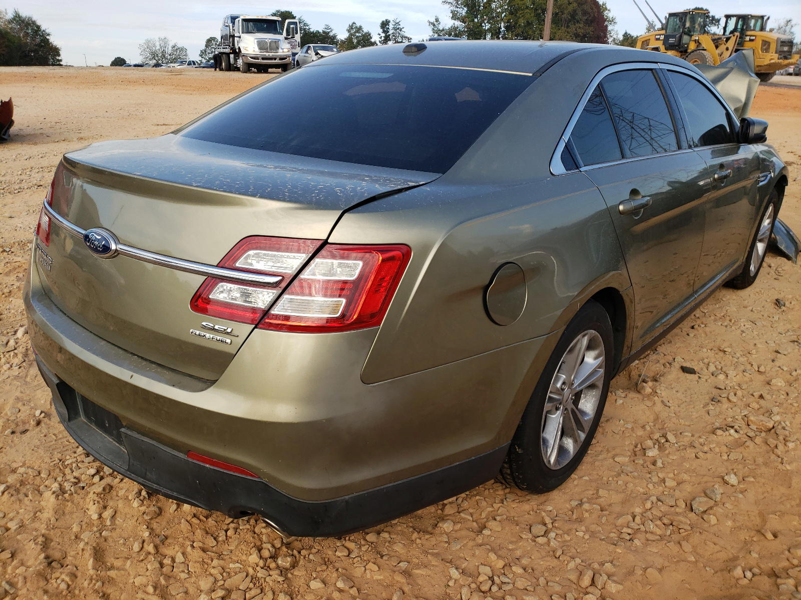 Photo 4 from auction – 2013 FORD TAURUS SEL with VIN 1FAHP2E80DG105617
