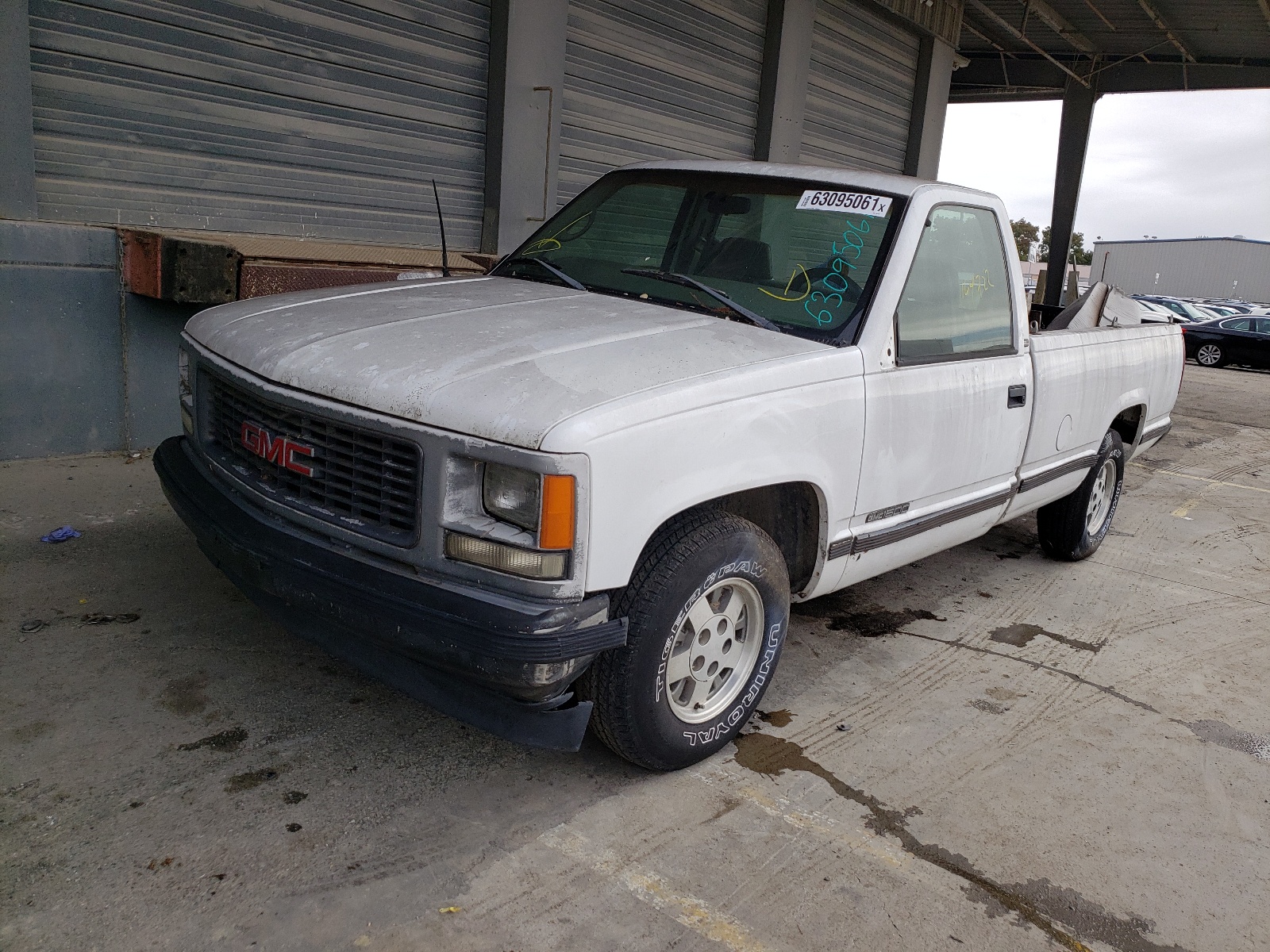 Photo 2 from auction – 1998 GMC SIERRA C15 with VIN 1GTEC14M3WZ850130