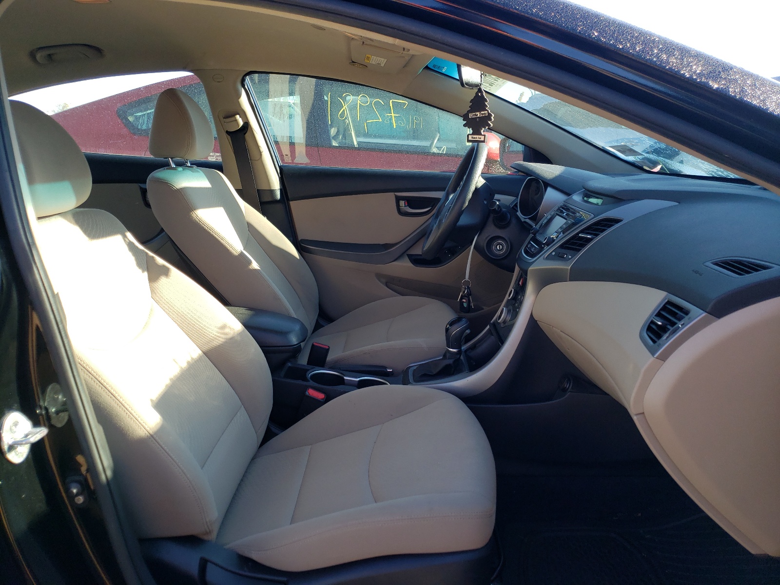 Photo 5 from auction – 2016 HYUNDAI ELANTRA SE with VIN KMHDH4AEXGU487802