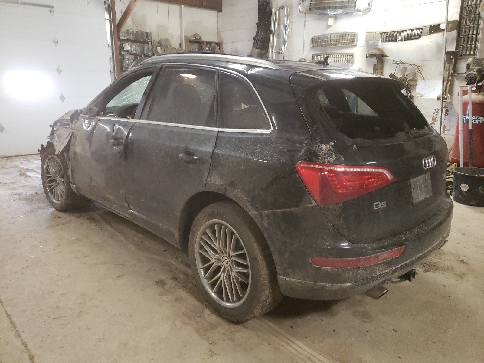 Photo 3 from auction – 2010 AUDI Q5 PREMIUM with VIN WA1LKAFP0AA111977