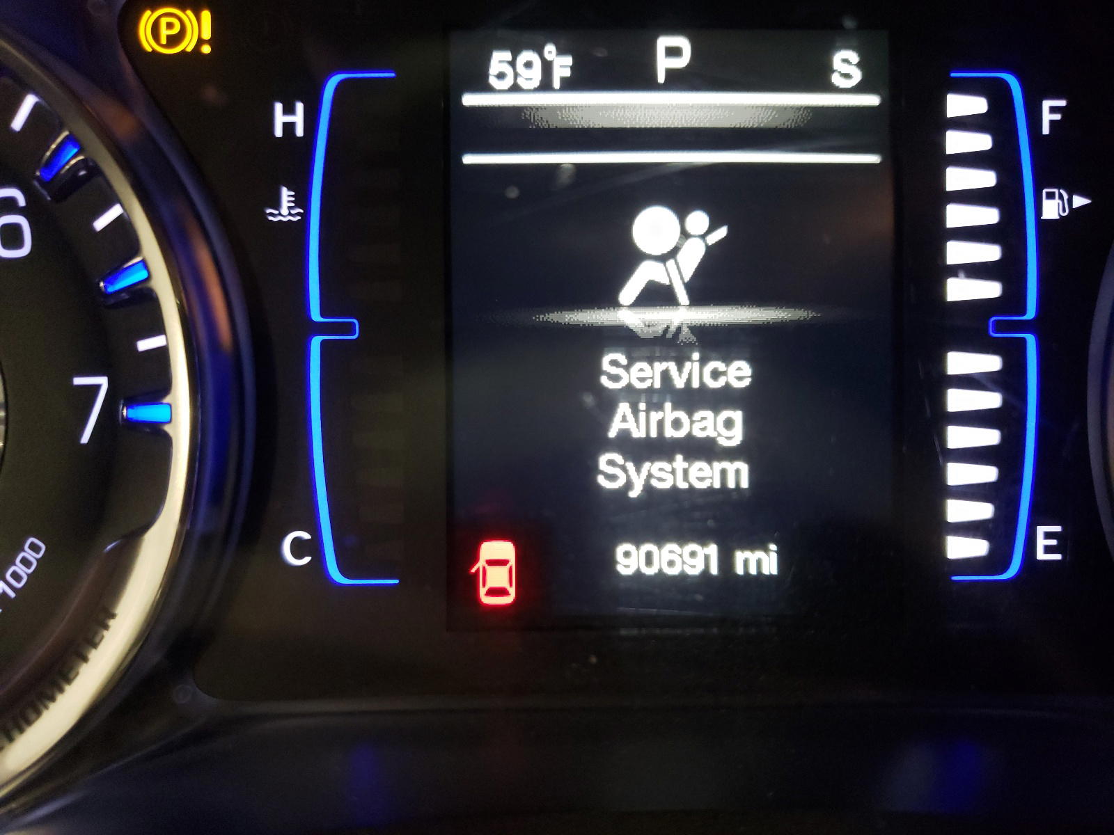 Photo 8 from auction – 2015 CHRYSLER 200 LIMITE with VIN 1C3CCCAB2FN733379