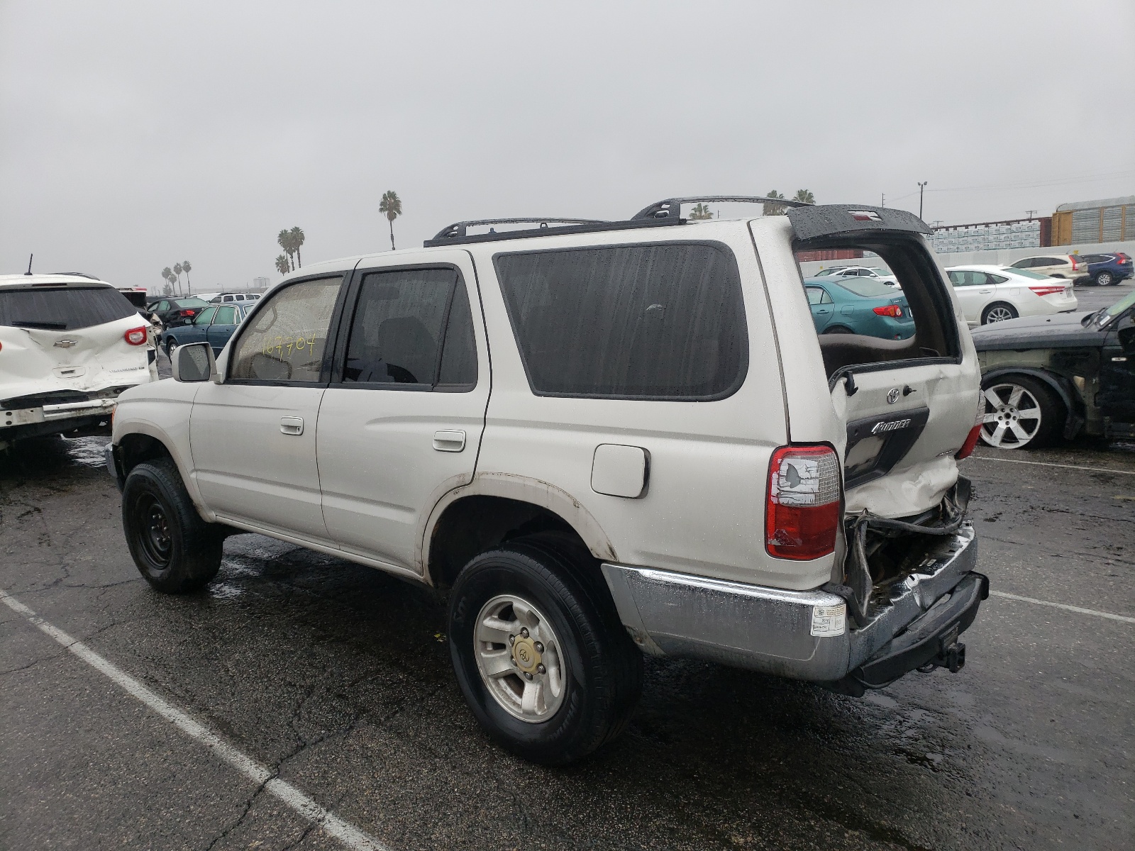 Photo 3 from auction – 1998 TOYOTA 4RUNNER SR with VIN JT3GN86R9W0085759