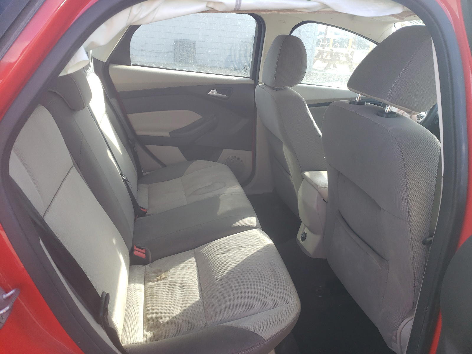 Photo 6 from auction – 2014 FORD FOCUS SE with VIN 1FADP3K27EL143679