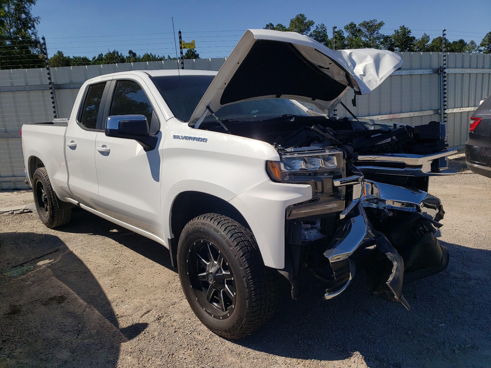 CHEVROLET SILVERADO 2020 with VIN 1GCRWCED1LZ138679 - Photo from auction