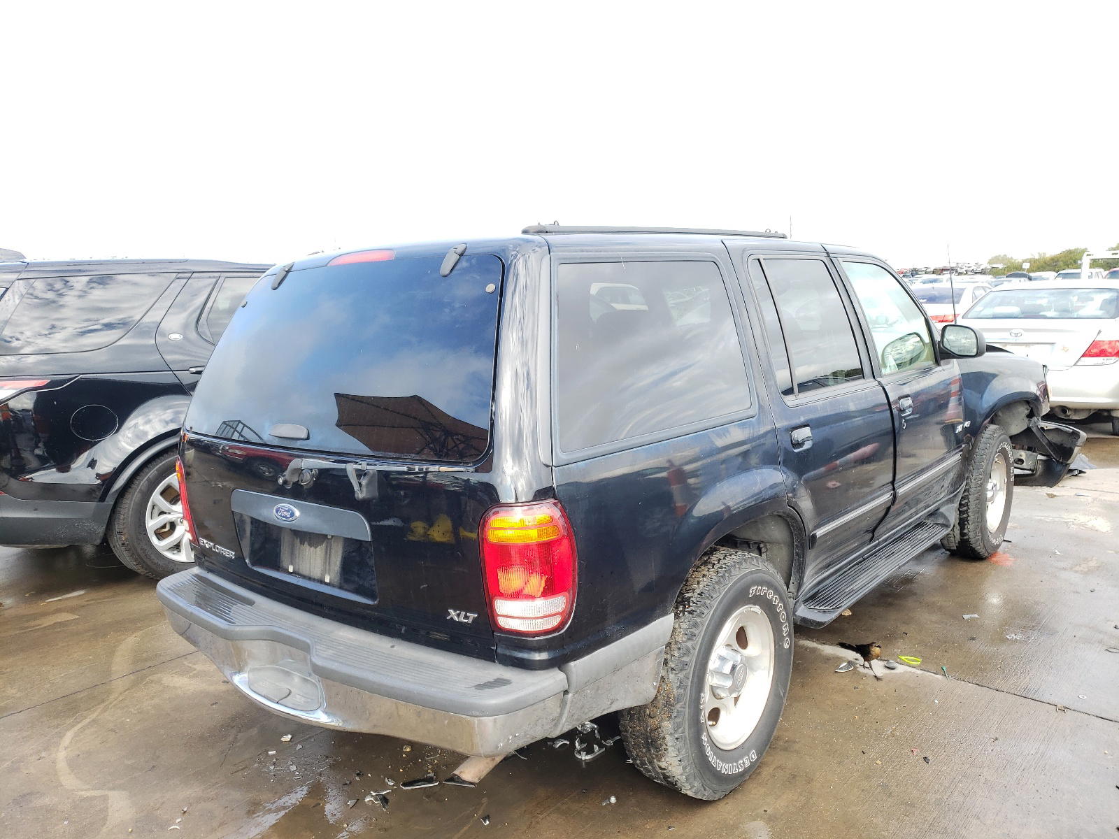 Photo 4 from auction – 1998 FORD EXPLORER with VIN 1FMZU32P2WZC06685