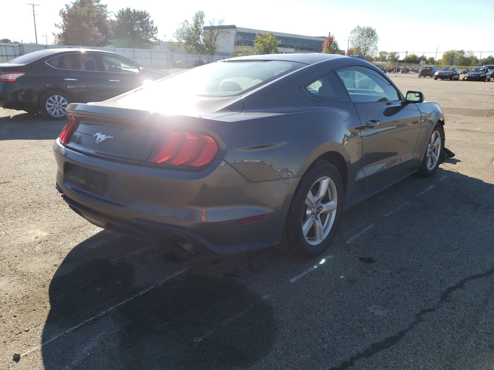 Photo 4 from auction – 2018 FORD MUSTANG with VIN 1FA6P8TH1J5183859
