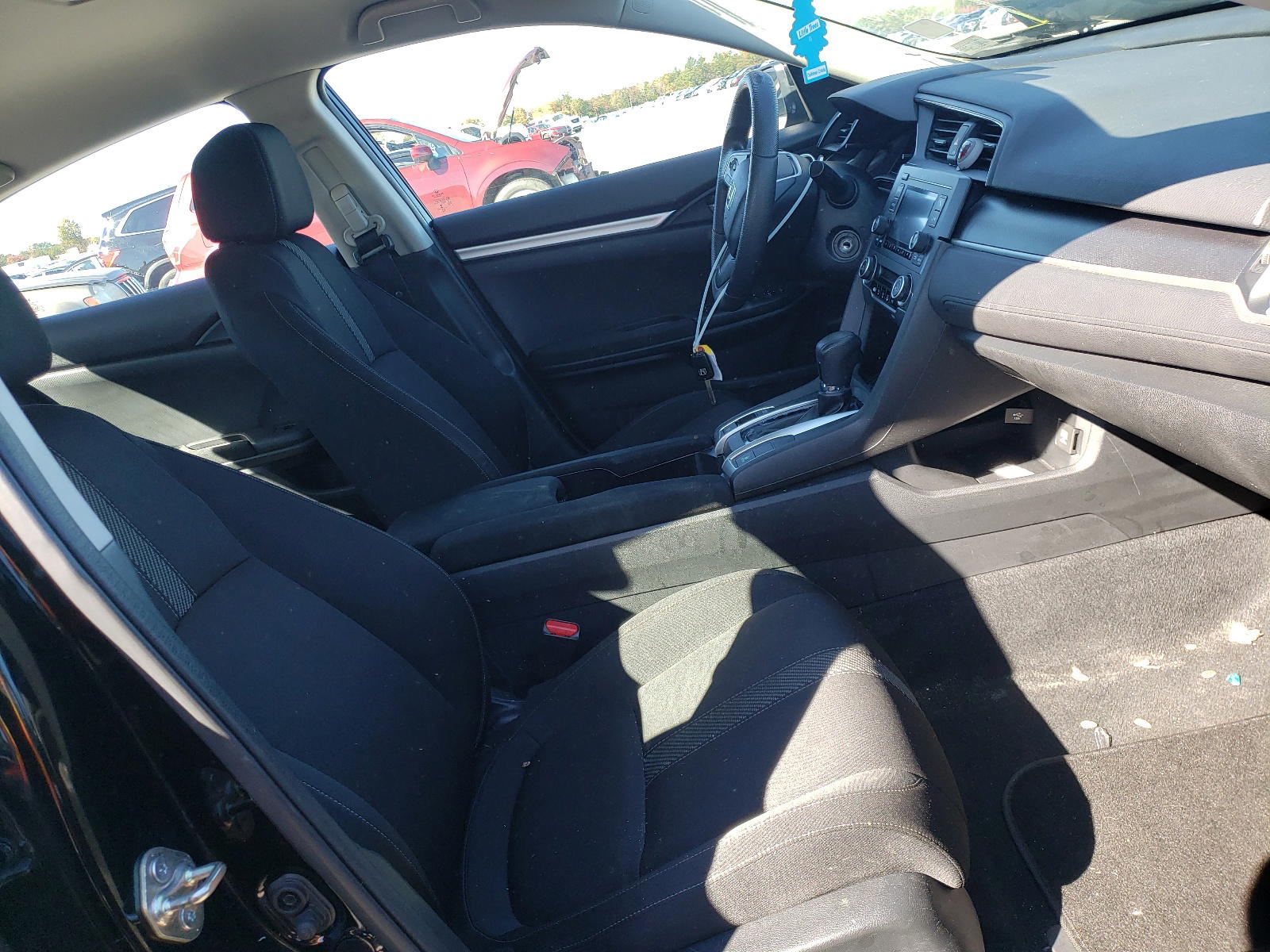 Photo 5 from auction – 2016 HONDA CIVIC LX with VIN 2HGFC2F51GH554607