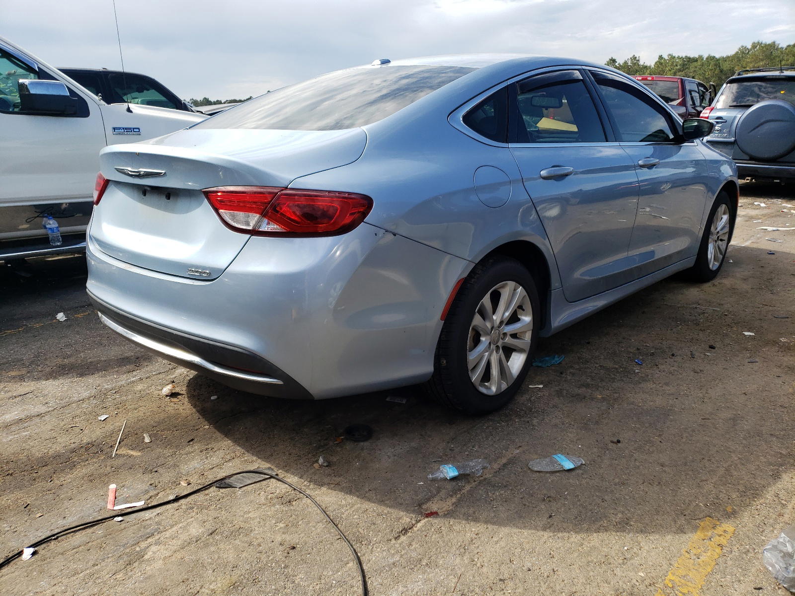 Photo 4 from auction – 2015 CHRYSLER 200 LIMITE with VIN 1C3CCCAB9FN646272