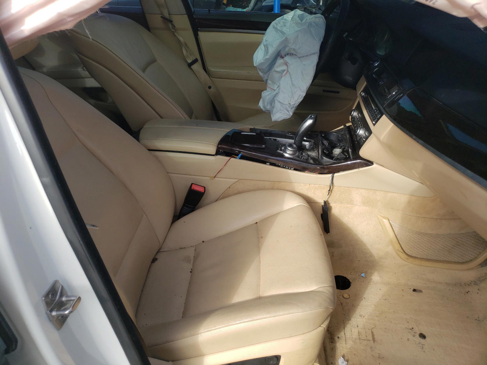 Photo 5 from auction – 2012 BMW 528 I with VIN WBAXG5C51CDY30236