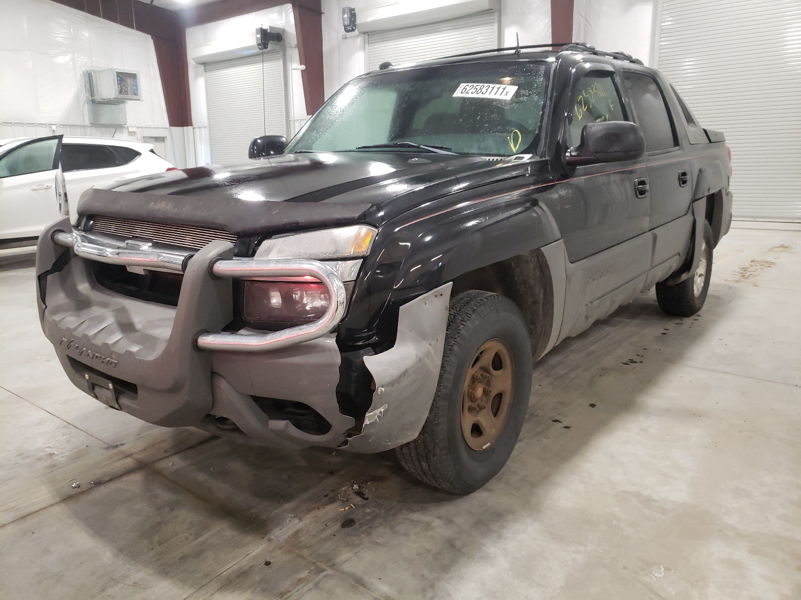 Photo 2 from auction – 2002 CHEVROLET AVALANCHE with VIN 3GNEK13T62G236444