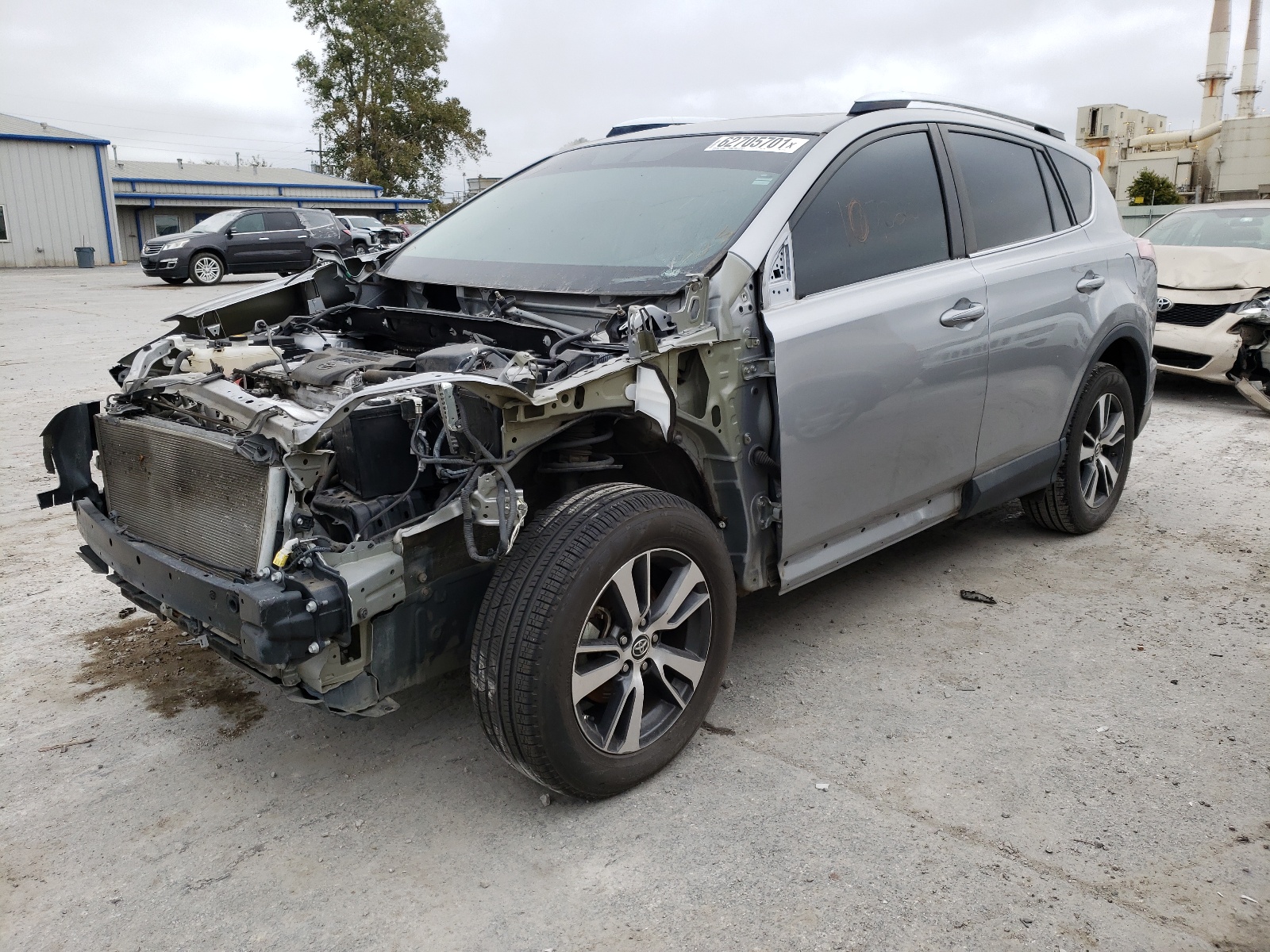 Photo 2 from auction – 2016 TOYOTA RAV4 XLE with VIN 2T3WFREV8GW237293