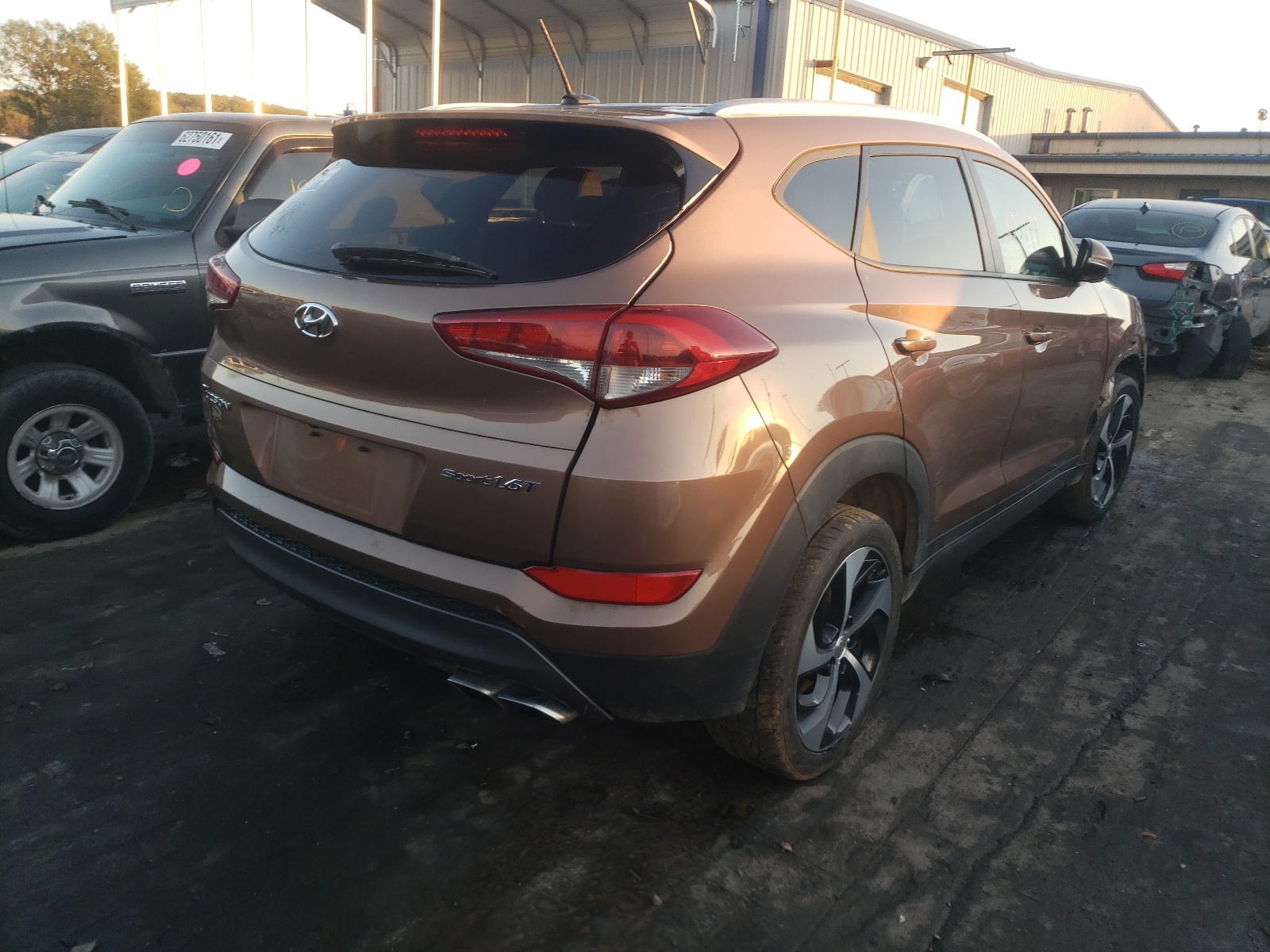 Photo 4 from auction – 2016 HYUNDAI TUCSON LIM with VIN KM8J33A2XGU044423