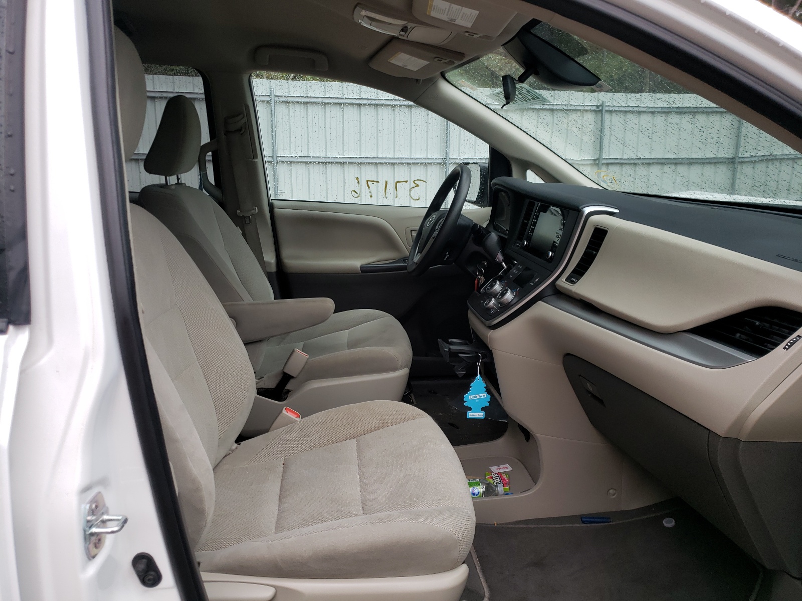 Photo 5 from auction – 2020 TOYOTA SIENNA L with VIN 5TDZZ3DC8LS030481