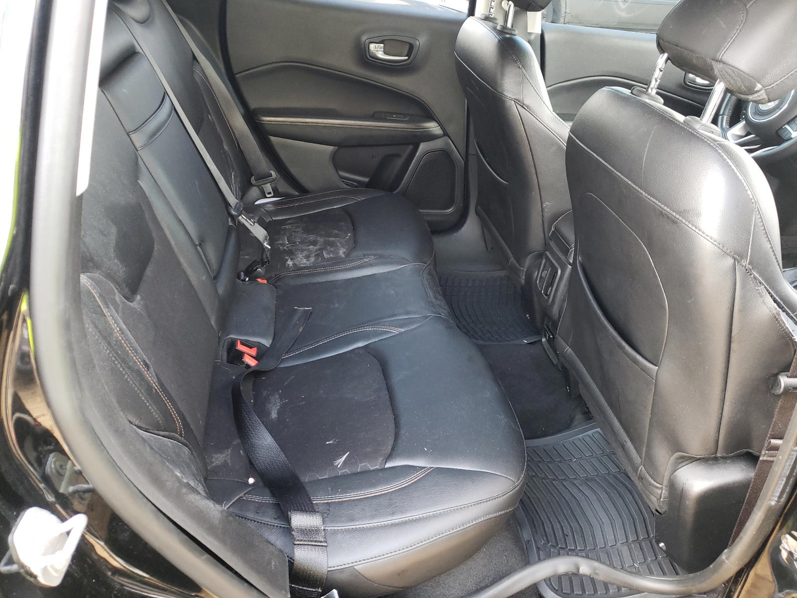 Photo 6 from auction – 2018 JEEP COMPASS LA with VIN 3C4NJCBBXJT194396