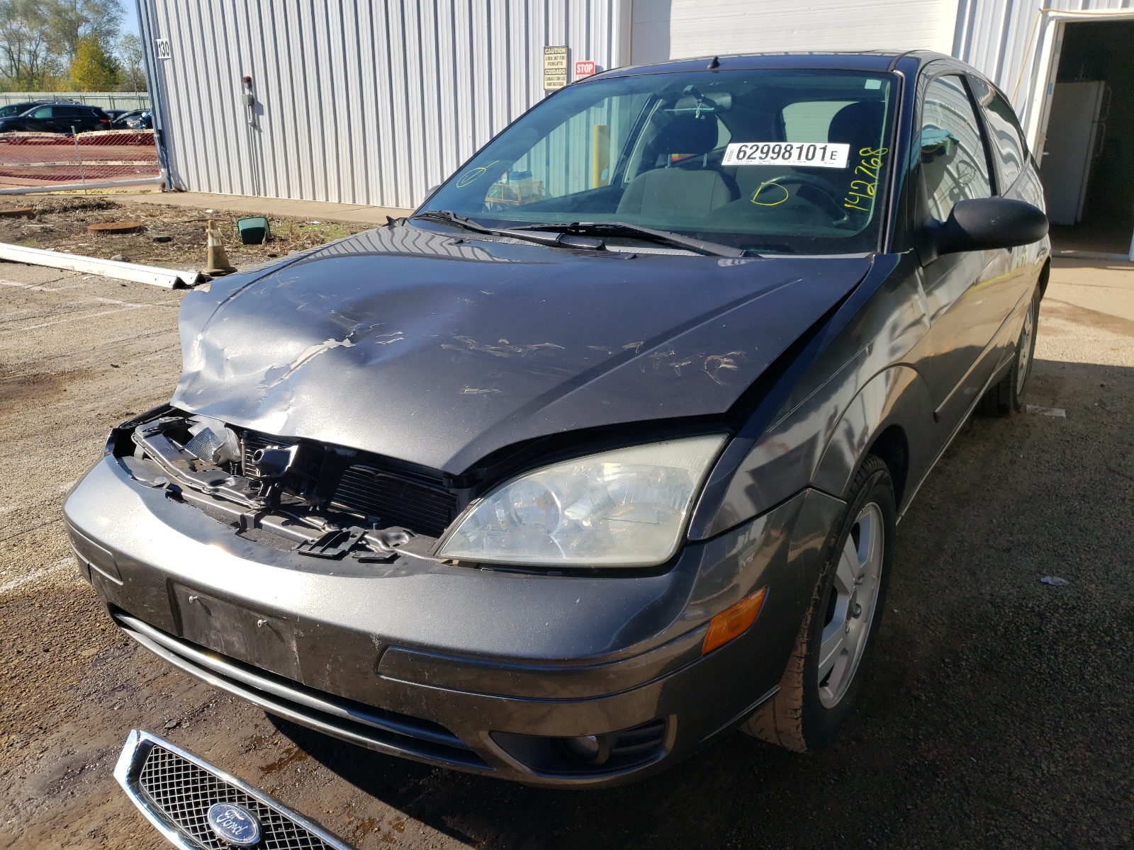Photo 2 from auction – 2007 FORD FOCUS ZX3 with VIN 1FAFP31N47W142768