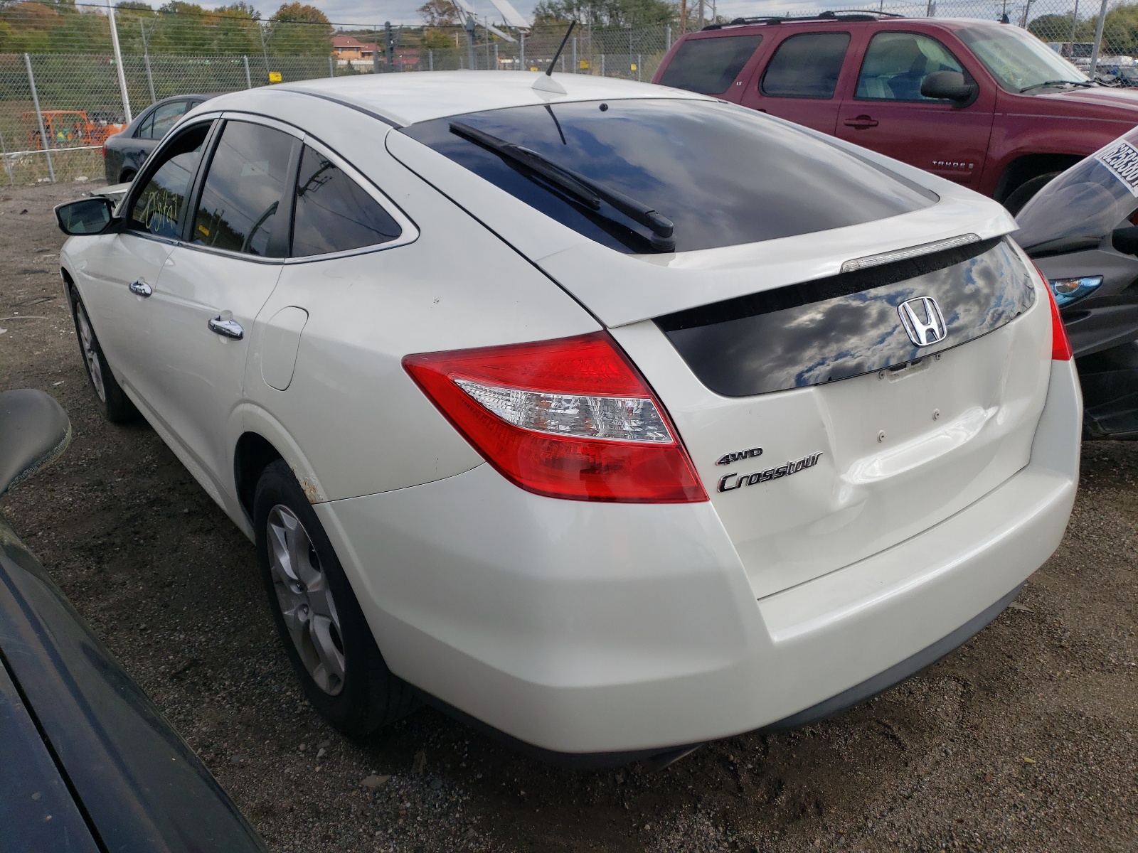 Photo 3 from auction – 2011 HONDA ACCORD CRO with VIN 5J6TF2H53BL004269