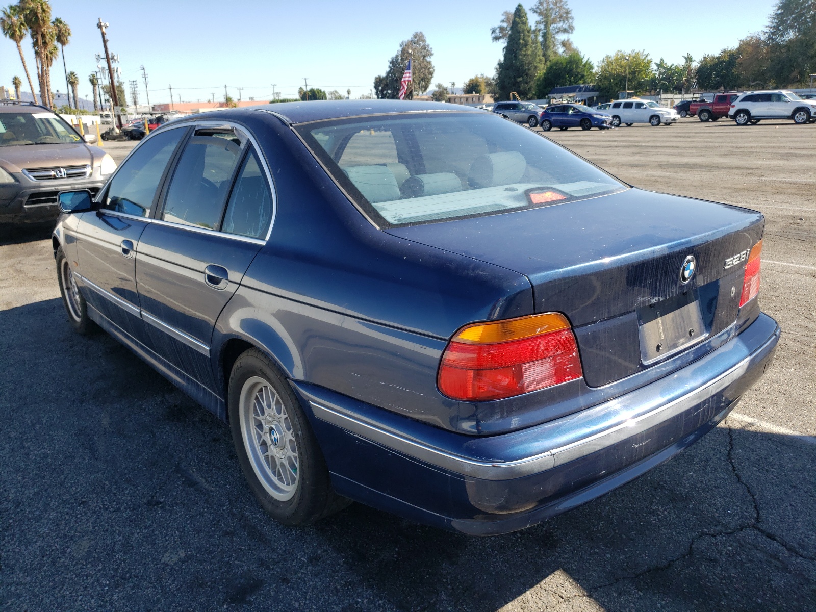 Photo 3 from auction – 1999 BMW 528 I AUTO with VIN WBADM6330XBY30679