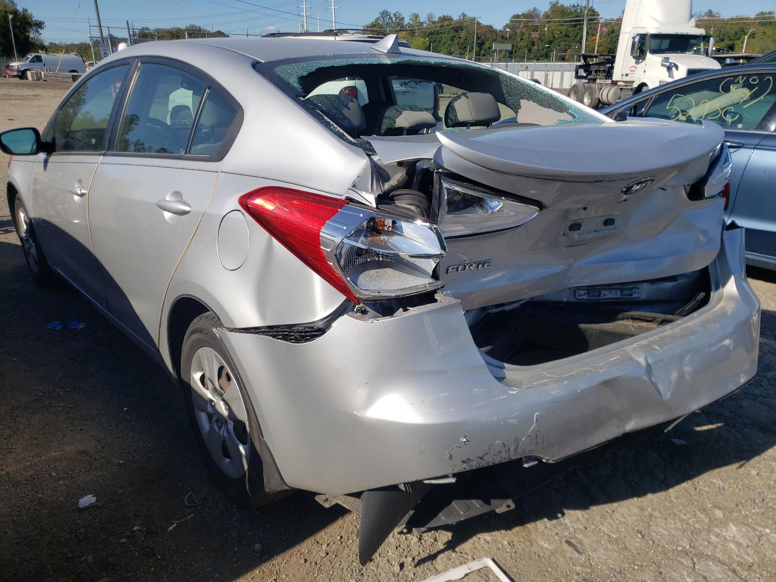Photo 3 from auction – 2016 KIA FORTE LX with VIN KNAFK4A61G5486536