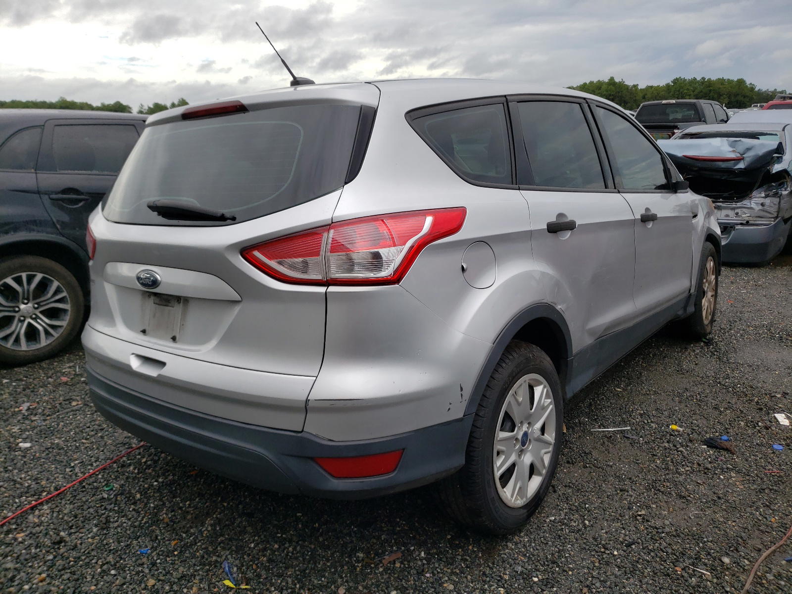 Photo 4 from auction – 2014 FORD ESCAPE S with VIN 1FMCU0F79EUB61836