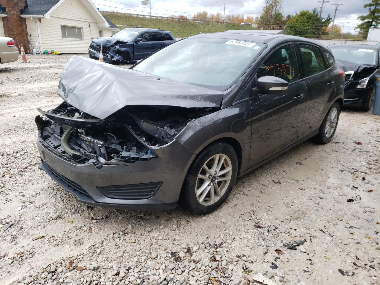 Photo 2 from auction – 2015 FORD FOCUS SE with VIN 1FADP3K29FL316541