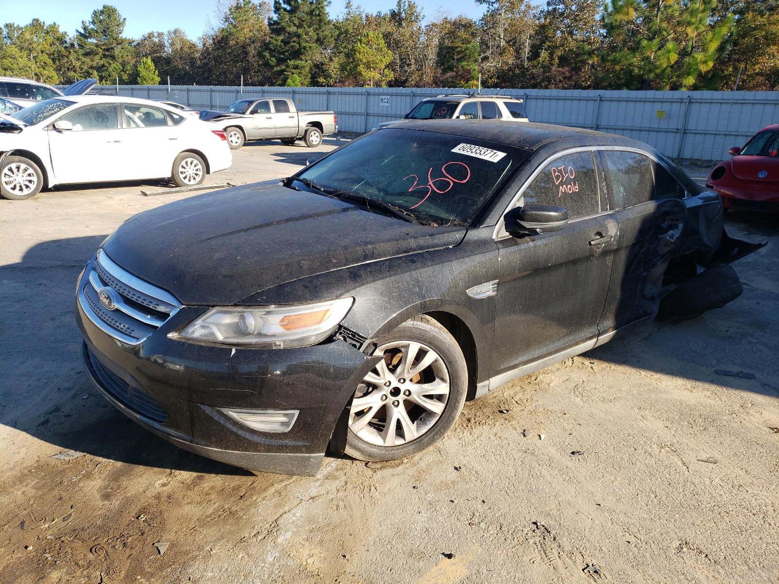 Photo 2 from auction – 2011 FORD TAURUS SEL with VIN 1FAHP2HW9BG134296