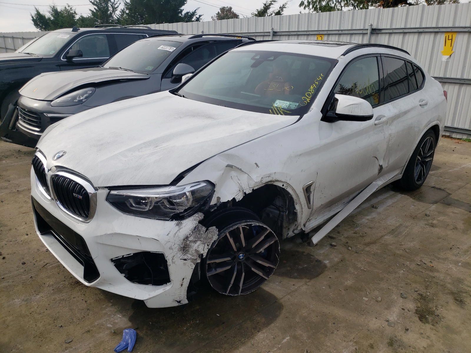 Photo 2 from auction – 2021 BMW X4 M COMPE with VIN 5YMUJ0C03M9F21574