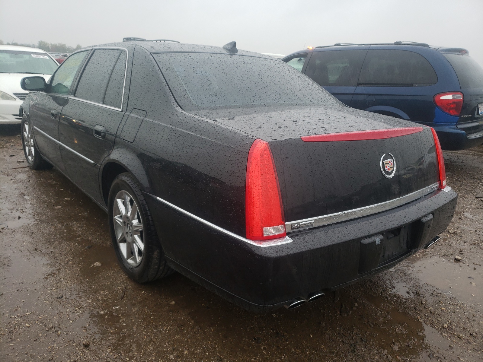 Photo 3 from auction – 2011 CADILLAC DTS LUXURY with VIN 1G6KD5E64BU141806