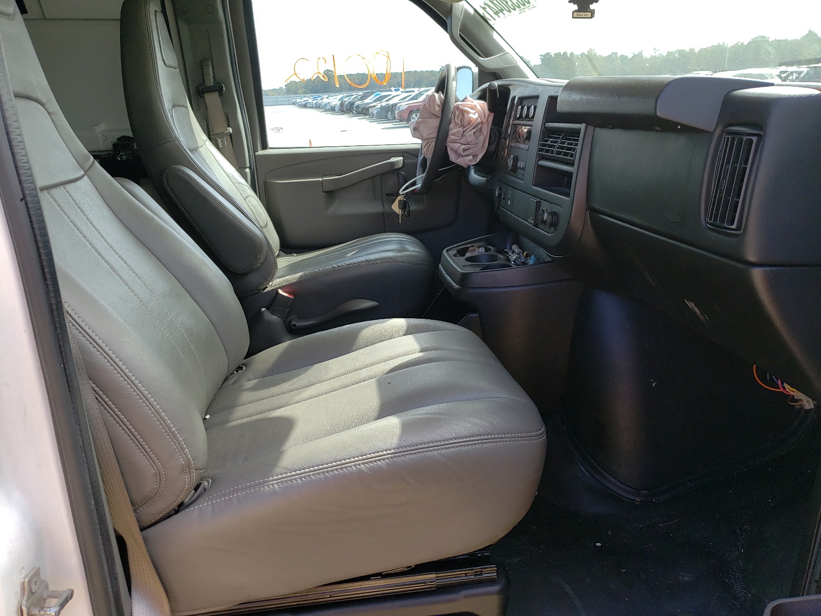 Photo 6 from auction – 2017 GMC SAVANA G25 with VIN 1GTW7AFF5H1108479