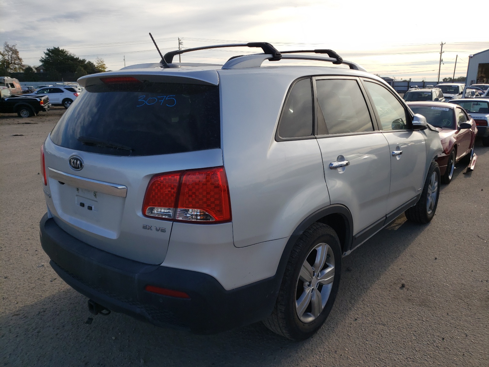 Photo 4 from auction – 2013 KIA SORENTO EX with VIN 5XYKUDA23DG365082
