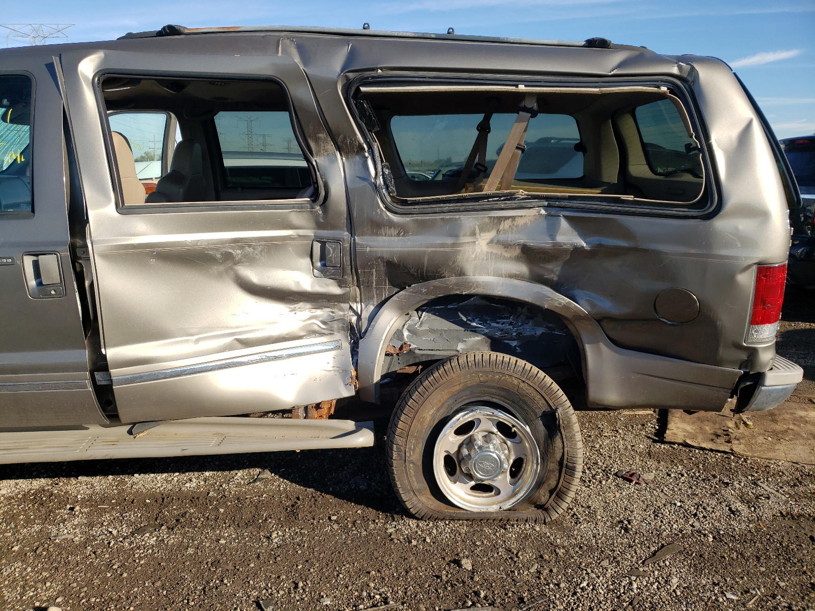 Photo 9 from auction – 2002 FORD EXCURSION with VIN 1FMSU43F02EA51763