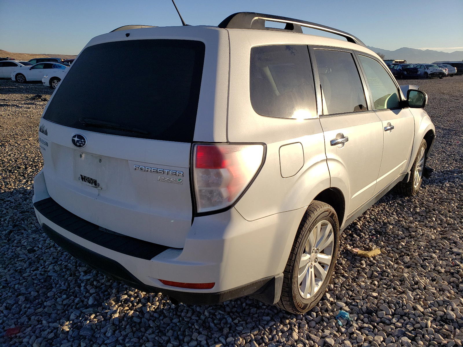 Photo 4 from auction – 2012 SUBARU FORESTER with VIN JF2SHADC5CH404138