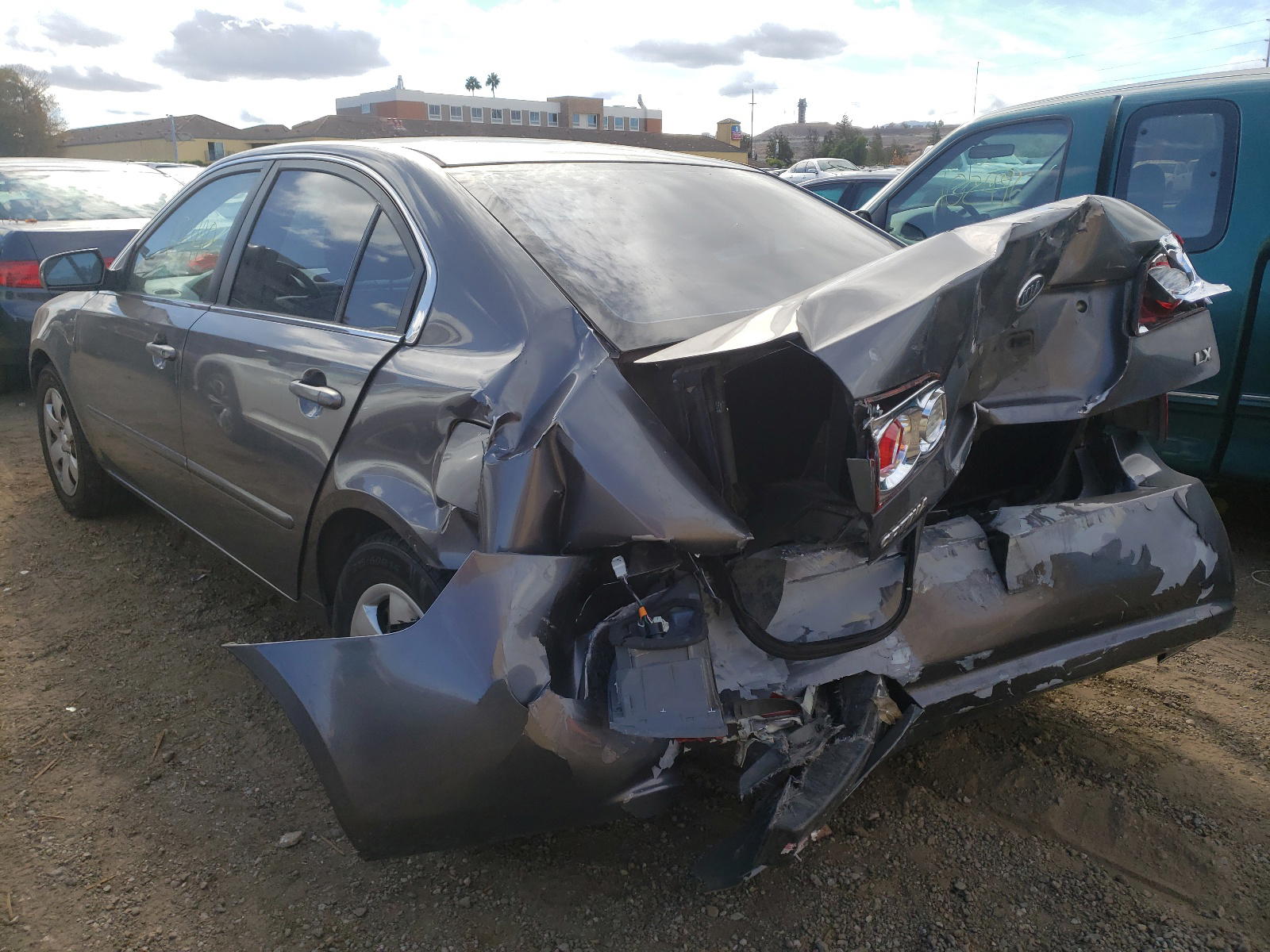 Photo 3 from auction – 2007 KIA OPTIMA with VIN KNAGE123675135474