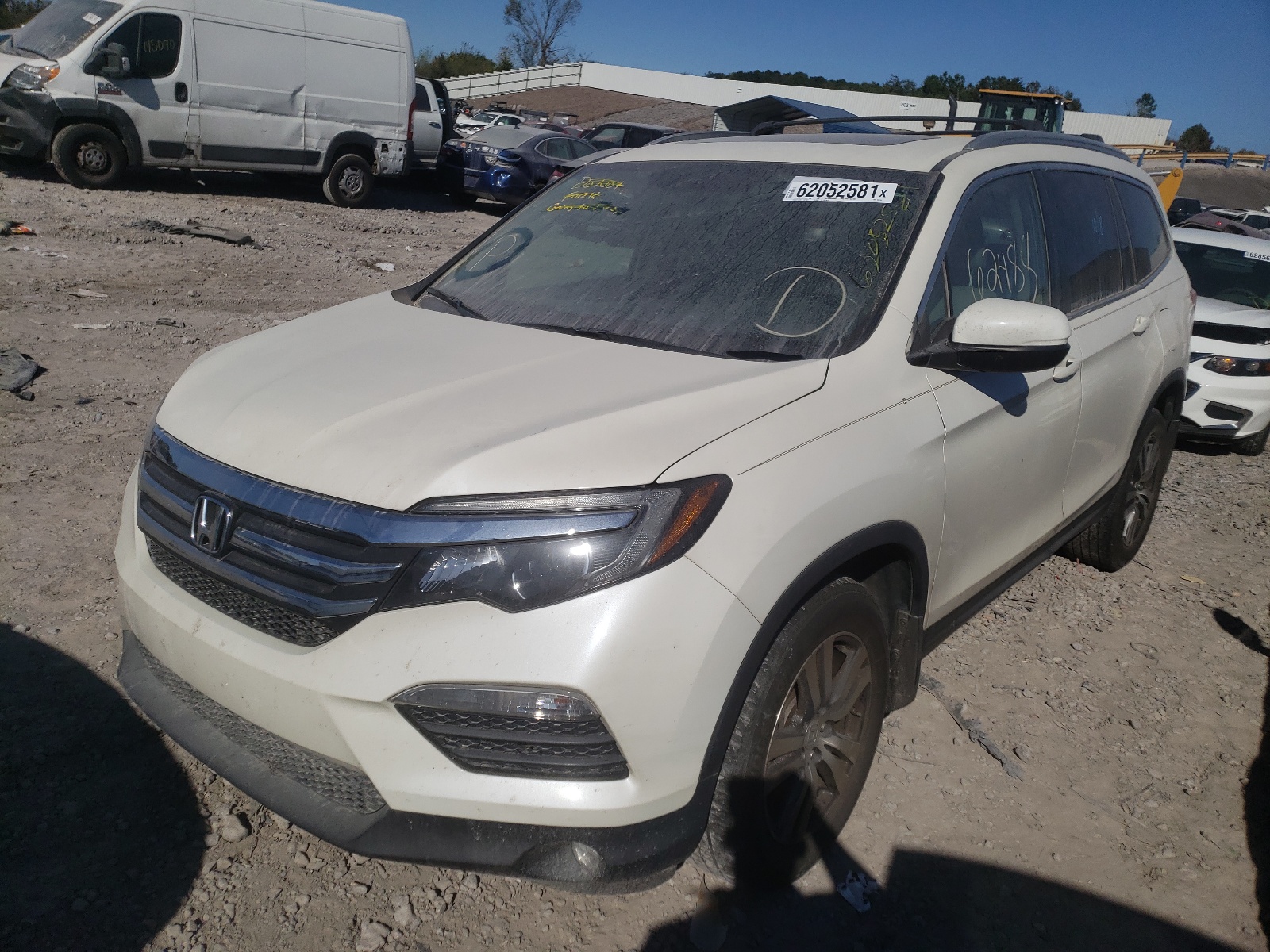 Photo 2 from auction – 2017 HONDA PILOT EXL with VIN 5FNYF5H54HB004743