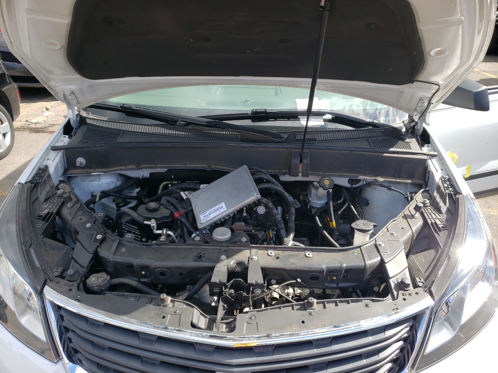 Photo 7 from auction – 2016 CHEVROLET TRAVERSE L with VIN 1GNKRFKD1GJ193935