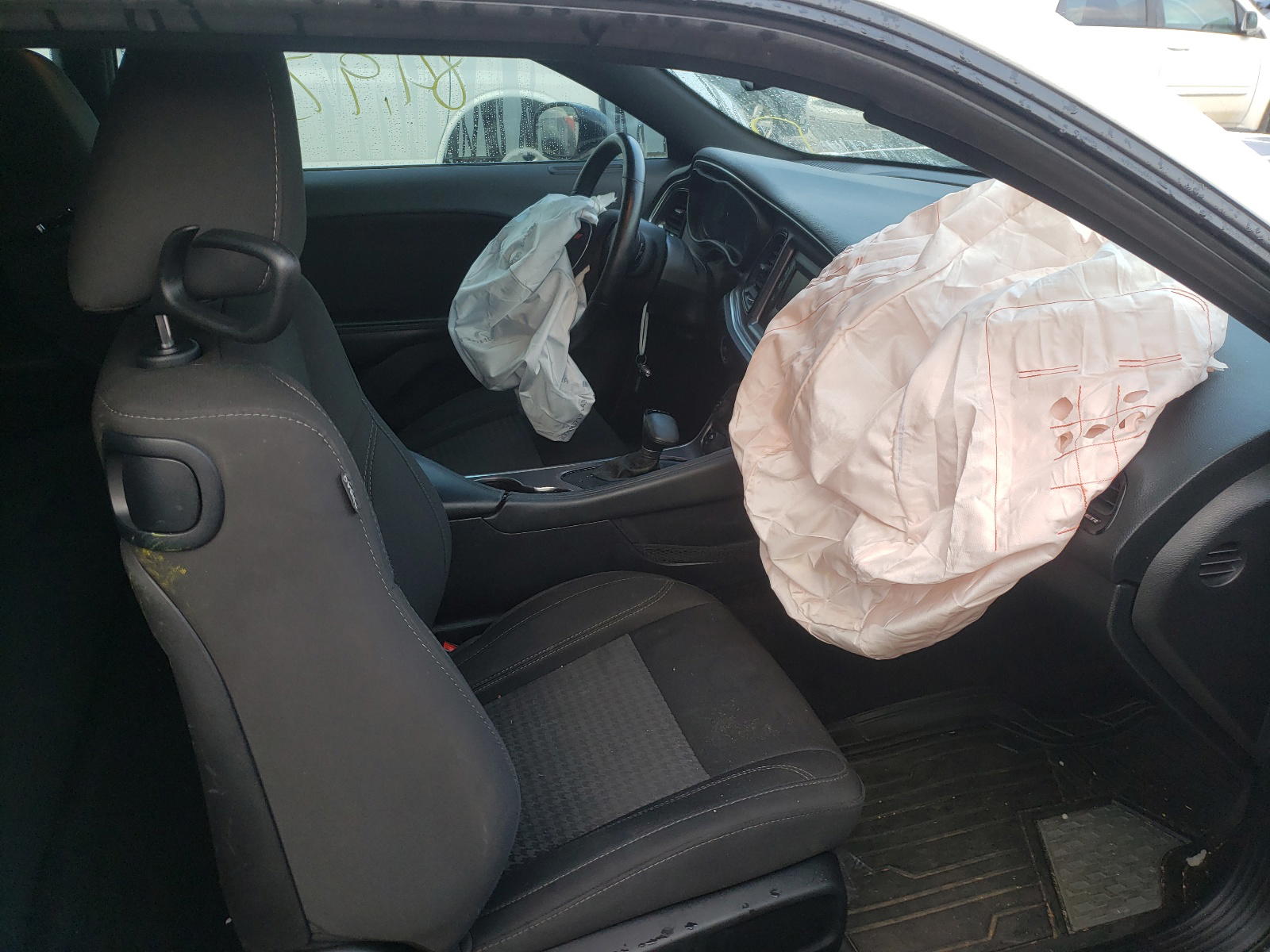 Photo 5 from auction – 2016 DODGE CHALLENGER with VIN 2C3CDZAG6GH275822