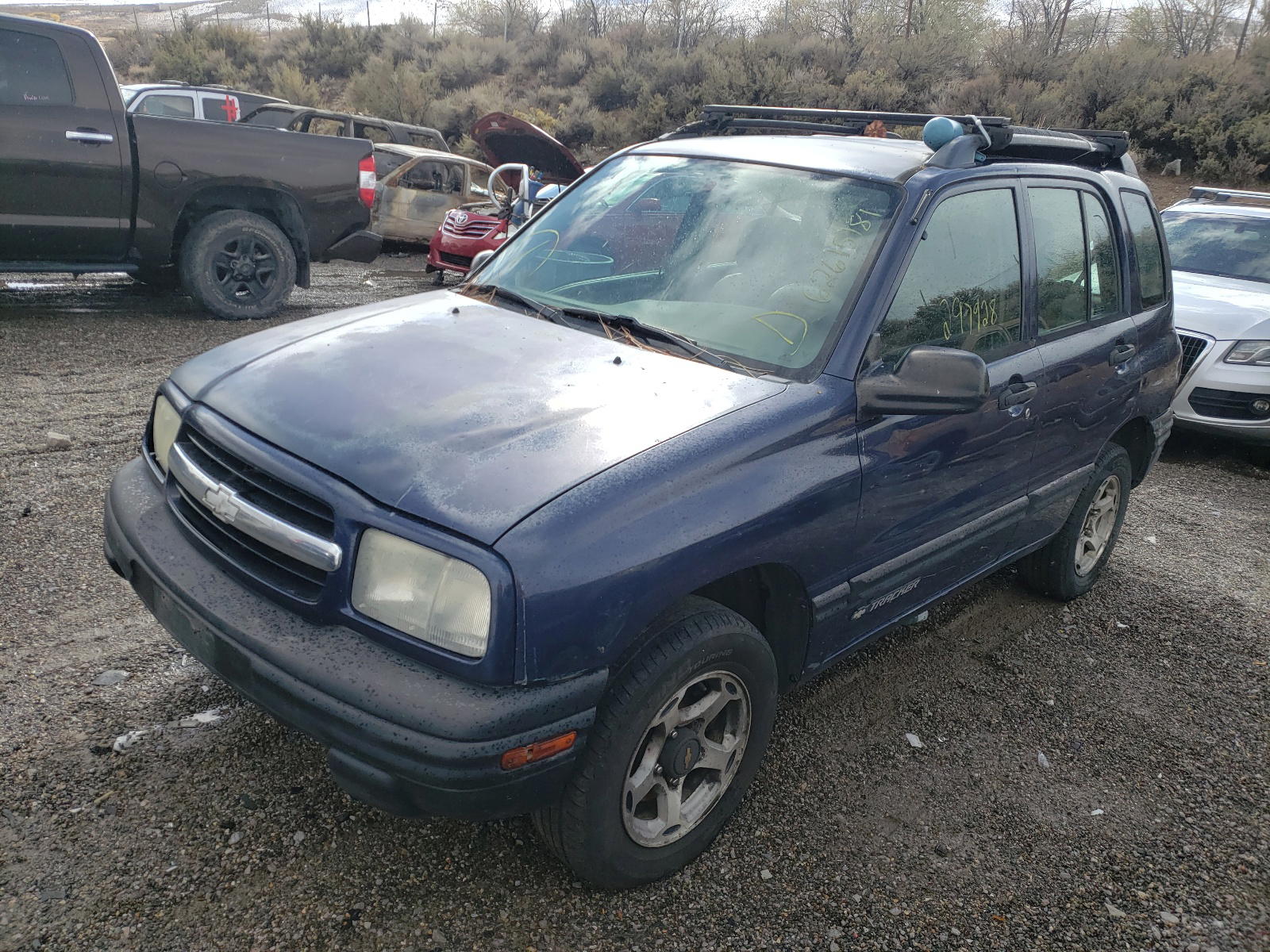 Photo 2 from auction – 2001 CHEVROLET TRACKER with VIN 2CNBJ13C716925431