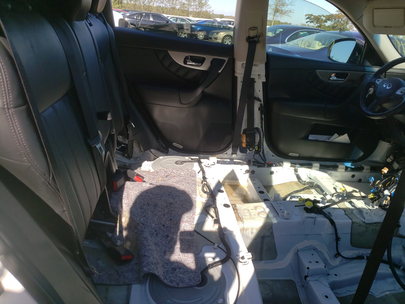 Photo 6 from auction – 2014 INFINITI QX70 with VIN JN8CS1MW0EM413181