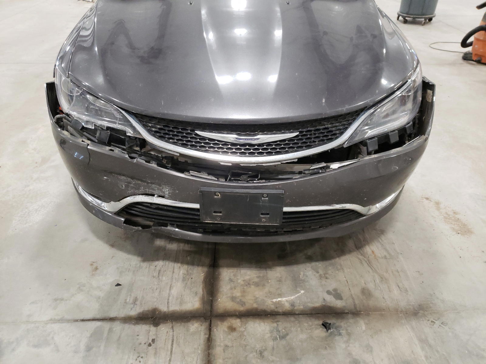 Photo 9 from auction – 2015 CHRYSLER 200 LIMITE with VIN 1C3CCCAB2FN733379