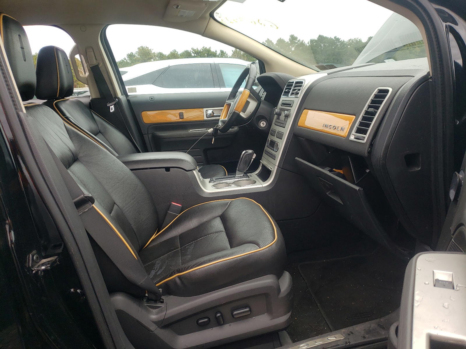 Photo 5 from auction – 2009 LINCOLN MKX with VIN 2LMDU68C39BJ10656