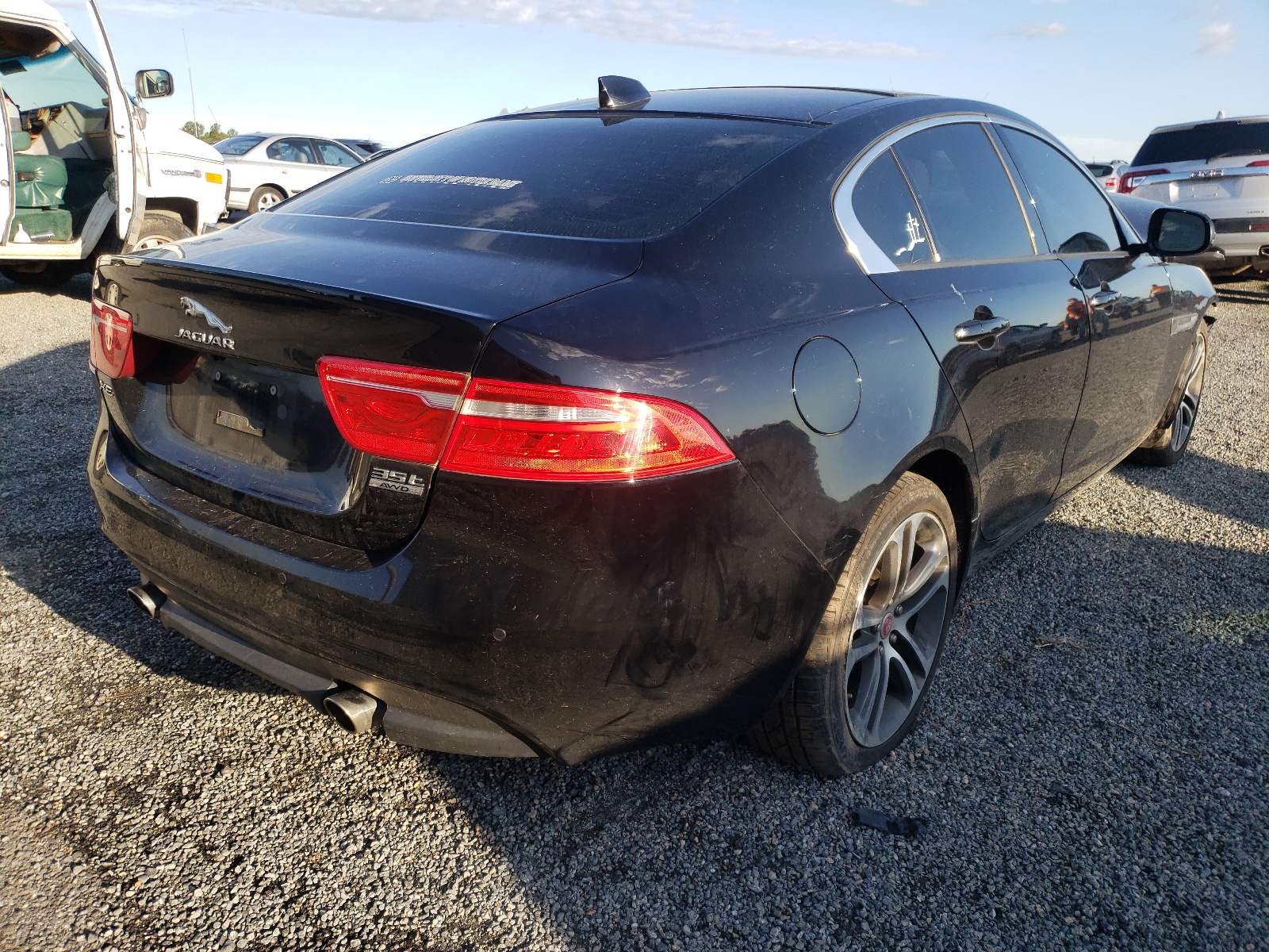 Photo 4 from auction – 2017 JAGUAR XE PREMIUM with VIN SAJAJ4BV4HA962617