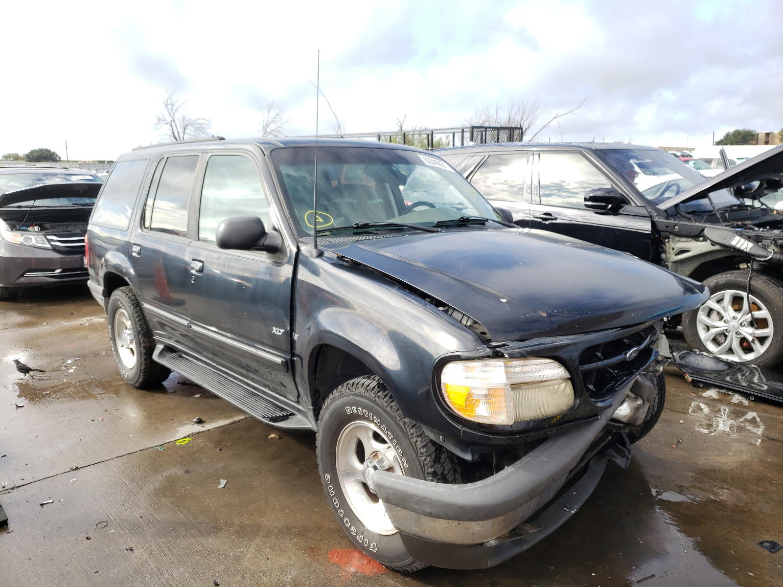 FORD EXPLORER 1998 with VIN 1FMZU32P2WZC06685 - Photo from auction