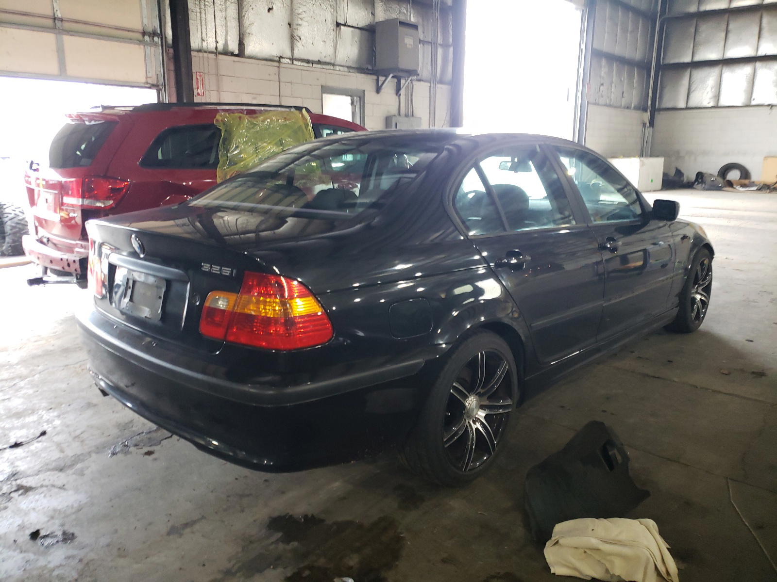 Photo 4 from auction – 2003 BMW 325 I with VIN WBAET37463NJ33146
