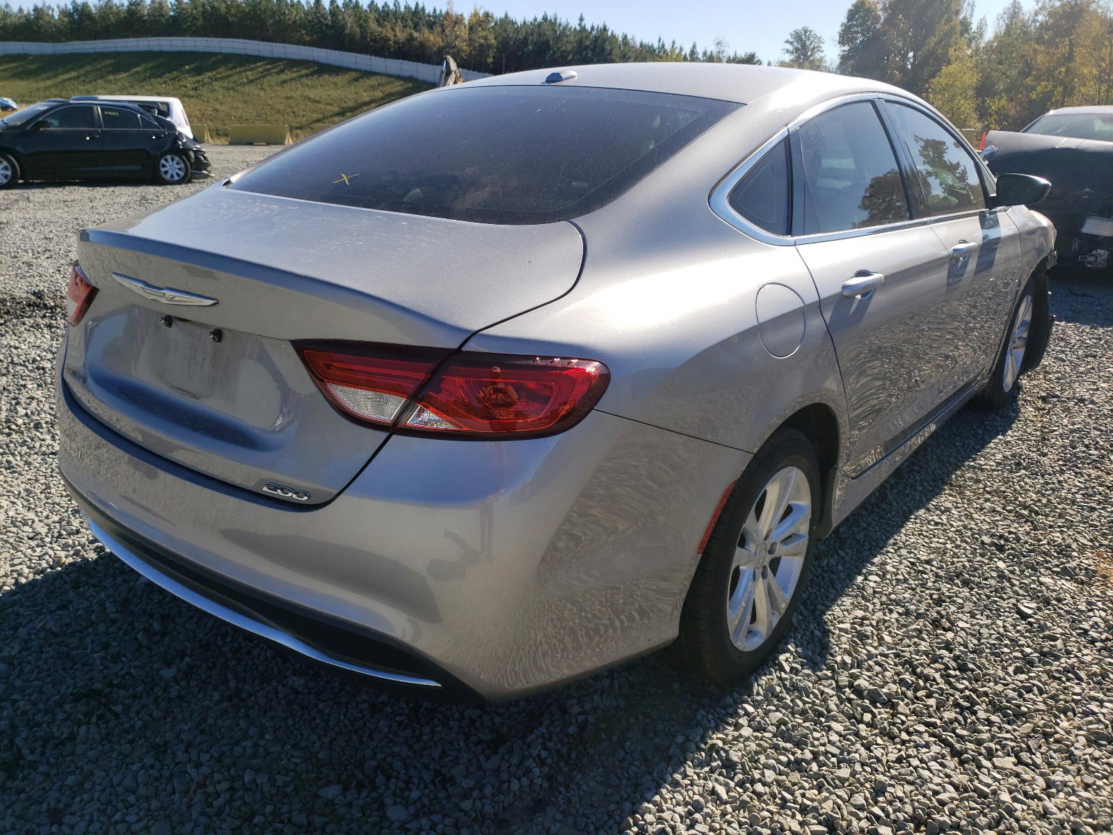 Photo 4 from auction – 2015 CHRYSLER 200 LIMITE with VIN 1C3CCCAB1FN597990