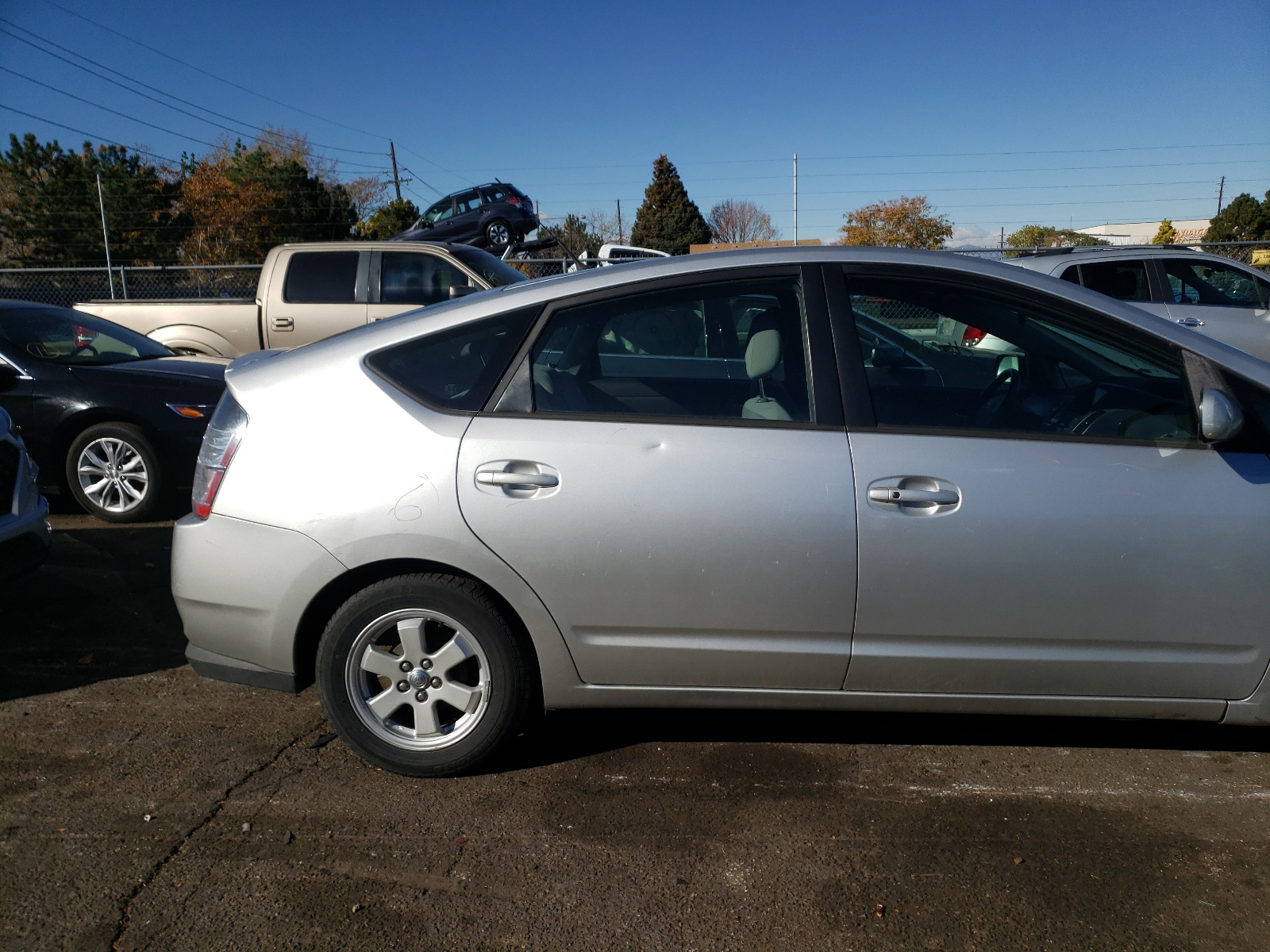 Photo 9 from auction – 2005 TOYOTA PRIUS with VIN JTDKB20U857011487