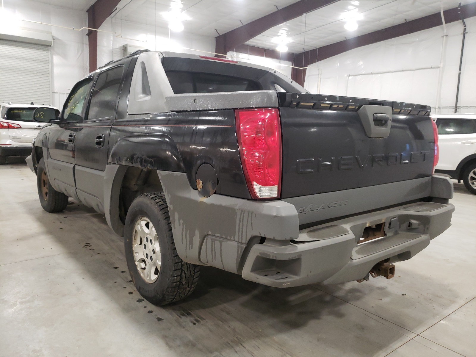 Photo 3 from auction – 2002 CHEVROLET AVALANCHE with VIN 3GNEK13T62G236444