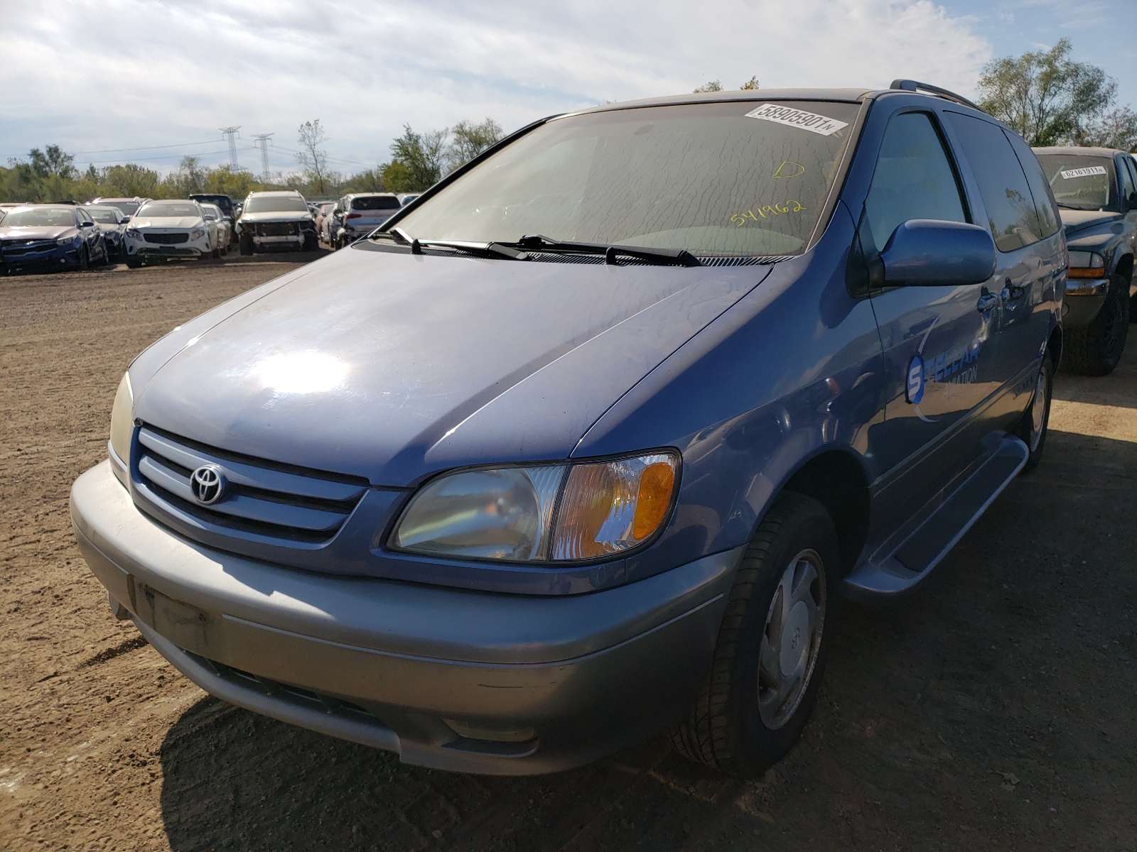Photo 2 from auction – 2003 TOYOTA SIENNA LE with VIN 4T3ZF13C83U541962