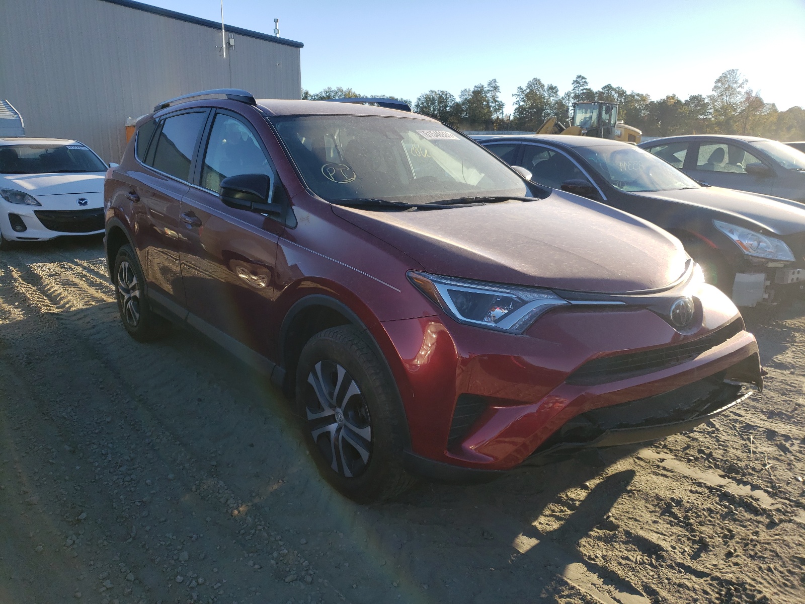 Photo 1 from auction – 2018 TOYOTA RAV4 LE with VIN 2T3ZFREV1JW454639
