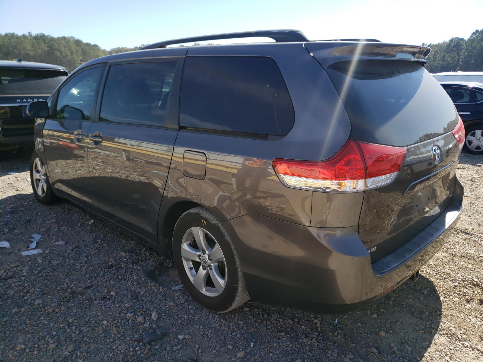 Photo 3 from auction – 2012 TOYOTA SIENNA LE with VIN 5TDKK3DC0CS216490